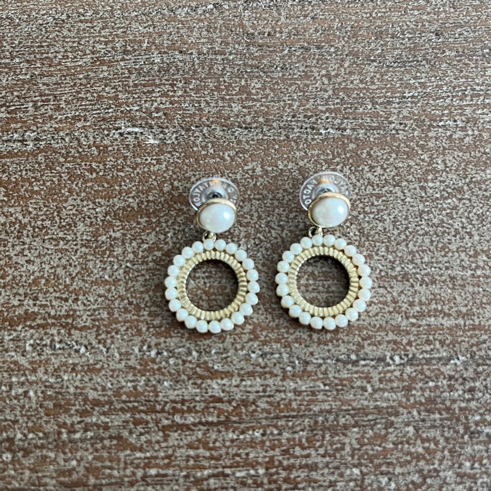 1 inch, Ann Taylor Factory, circle pearl earrings